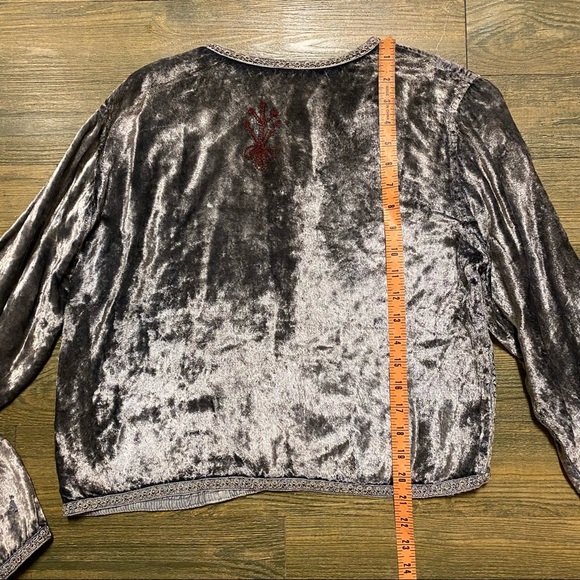 Johnny Was shiny grey Embroidered Velvet Top - Picture 11 of 12